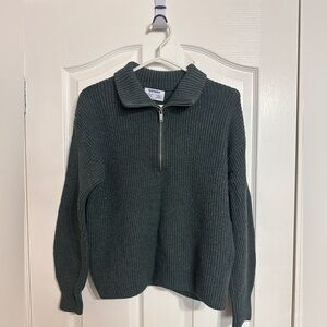 Old Navy Women's Dark Green Turtleneck Sweater